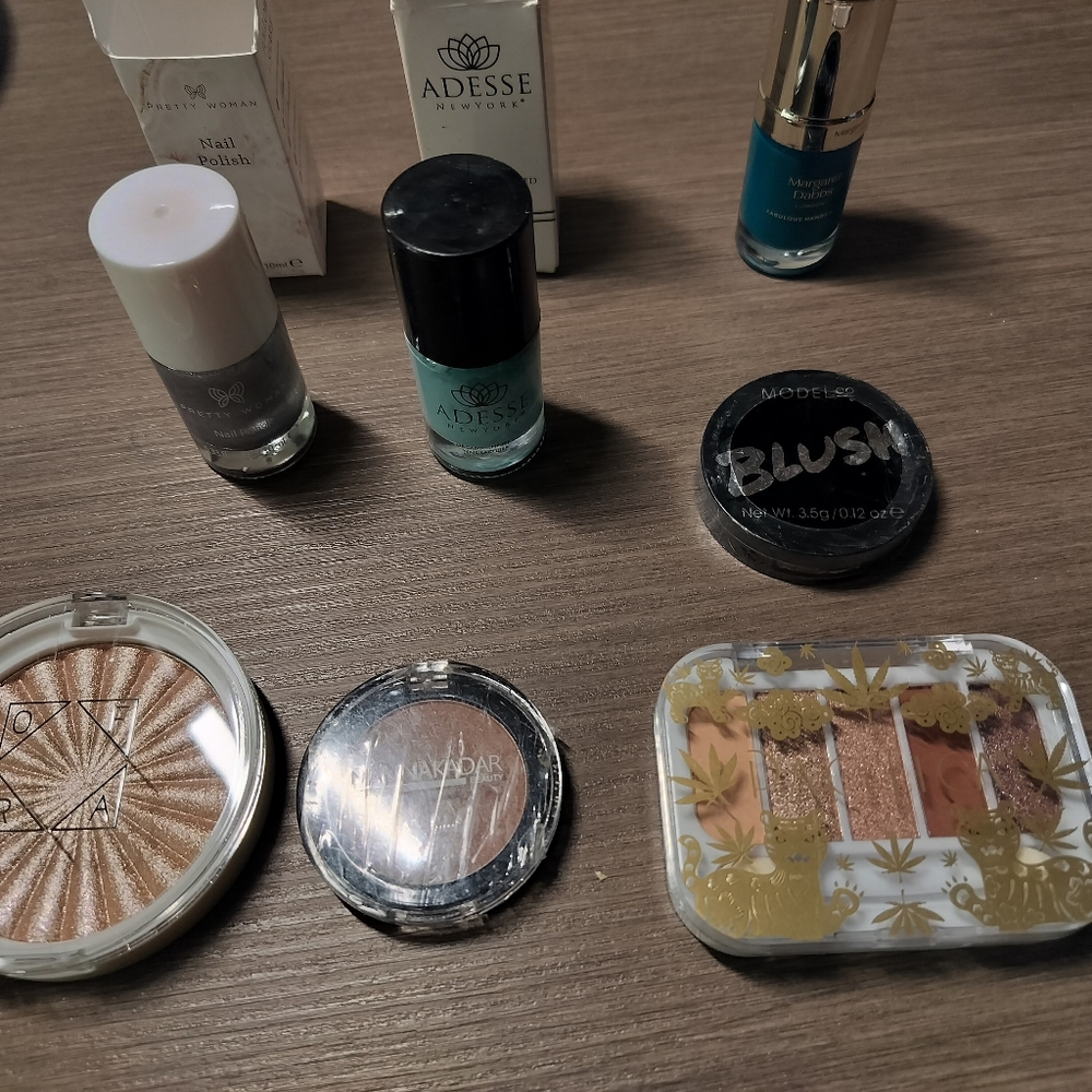 Make up bundle